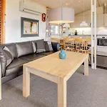 Dalia - 200m From The Sea By Interhome *